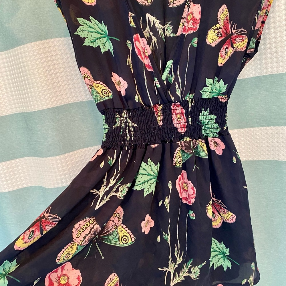 Francesca’s Silk smocked botanical butterfly top - Picture 5 of 6